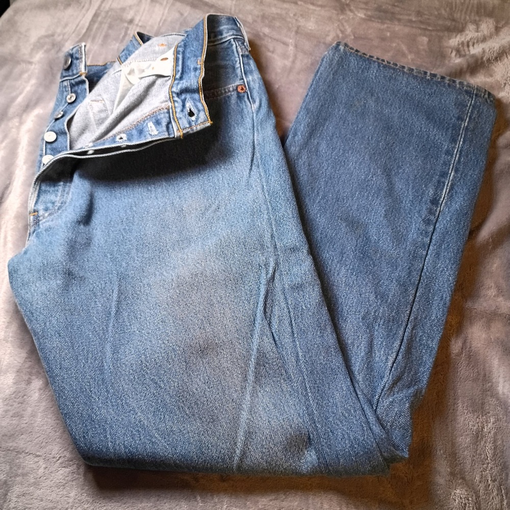 Vintage Levis 501 Jeans Mens 40x36 Made in USA Medium Wash Blue Denim 501-0000